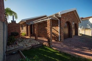 apartment styled accommodation self catering bluewater bay king guest lodge front apartment styled accommodation self catering bluewater bay king guest lodge front