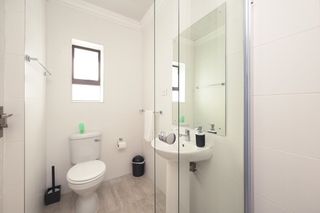 sea side accommodation bnb bluewater bay king kings lodge king room 3 032 sea side accommodation bnb bluewater bay king kings lodge king room 3 032