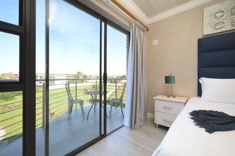 sea side accommodation bnb bluewater bay king kings lodge king room 3 044 sea side accommodation bnb bluewater bay king kings lodge king room 3 044