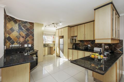 sea side accommodation guest lodge bluewater bay king 021 sea side accommodation guest lodge bluewater bay king 021