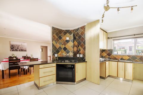 sea side accommodation guest lodge bluewater bay king 022 sea side accommodation guest lodge bluewater bay king 022