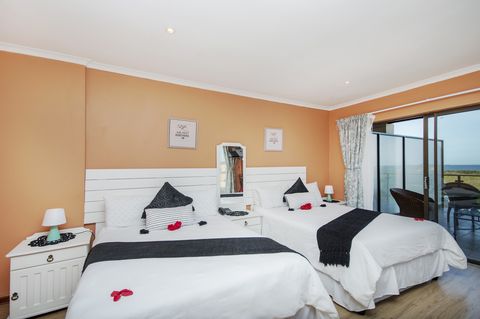 sea side accommodation guest lodge bluewater bay king 038 sea side accommodation guest lodge bluewater bay king 038